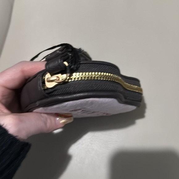 NWT Juicy Couture Retro Mini Heart Zip Around Wallet - Picture 4 of 7